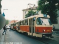 Souprava vozů T3.1 ev.č.6092+T3 ev.č.6615 vypravená na linku 18 stanicuje v zastávce Malostranská na nábřeží. | 11.5.2001