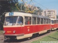 Souprava vozů T3 ev.č.6241+6257 vypravená na linku 34 manipuluje ve smyčce Kotlářka | 24.6.1995