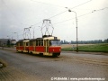 Souprava vozů T3 ev.č.6274+6275 vypravená na linku 8 uhání po Letenské pláni na Špejchar | 8.5.1974