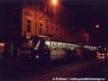 Souprava vozů T3 ev.č.6611+6610 vypravená na linku 57 vyčkává v centrální přestupní zastávce Lazarská na odjezd dle jízdního řádu. | 31.12.1995