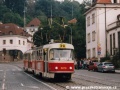 Souprava vozů T3 ev.č.6878+6840 na lince X-A se blíží k zastávce Malostranská. | 7.9.2002