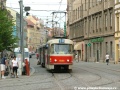 Souprava vozů T3 ev.č.6886+6777 vypravená na výlukovou linku 30 přijíždí ke křižovatce Anděl | 26.7.2006
