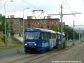 Souprava vozů T3 ev.č.6962+6509 vypravená na linku 4 se po původní trati zřízené velkoplošnými panely BKV blíží ke smyčce Lehovec. | 26.7.2004