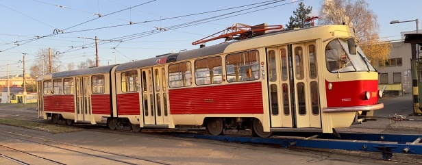 O rozšíření parku retrovozů určených zejména pro provoz na lince 23 se postará vůz K2, který pražský Dopravní podnik z Bratislavy. Vůz K2 #7000 byl vyroben v závodě ČKD Tatra Praha roce 1977 a dodán jako poslední K2 do Bratislavy pod #394. V roce 1983 byl přečíslován na #8133. Velkou zajímavostí je to jistě i to, že tramvaj od počátku sloužila pouze jako cvičné vozidlo a nikdy nebyla nasazena do běžného provozu s cestujícími. | 9.12.2022