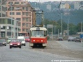 Souprava vozů T3SUCS ev.č.7035+7069 vypravená na linku 26 burácí po velkoplošných panelech na Hlávkově mostě od Vltavské k Těšnovu | 3.9.2006