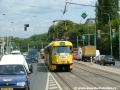 Souprava vozů T3SUCS ev.č.7106+7107 vypravená na linku 1 stoupá k zastávce Prašný most | 12.7.2004