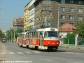 Souprava vozů T3SUCS ev.č.7108+7109 vypravená na linku 26 odbočuje na Orionce z Korunní do Jičínské ulice. | 28.5.2006
