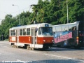 Vůz T3SUCS ev.č.7112 vypravený jako záložní vlak na linku X-26 klesá Svatovítskou ulicí k zastávce Vítězné náměstí. | 3.6.2003