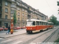 Souprava vozů T3SUCS ev.č.7148+7149 vypravená na linku 20 stanicuje v zastávce Lotyšská. | 5.6.2001
