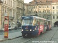 Souprava vozů T3SUCS #7198+7199 vypravená na linku 9 stanicuje v zastávce Malostranské náměstí | 22.8.1998