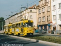 Tramvajová trať na Černokostelecké ulici slouží také ke spojení s Ústředními dílnami, do nichž míří okolo zastávky Zborov, Strašnické divadlo, souprava vozů T3SUCS ev.č.7260+7261. | 17.9.2003