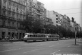 Po Václavském náměstí míří souprava tyristorek na lince 19 vedená vozem TM #8005. | 19.8.1980
