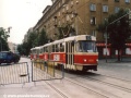Souprava vozů T3M ev.č.8056+8055 na lince 12 minula prostor zastávek Osadní (dnes Ortenovo náměstí) během jízdy po protisměrné koleji | 20.7.2002