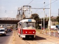 Vůz T3M ev.č.8075 vypravený na linku 33 míří v blízkosti Negrelliho viaduktu k Pražské tržnici. | 15.8.2003