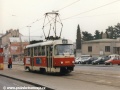 Vůz T3M2-DVC ev.č.8076 vypravený na linku 19 opustil zastávku Krematorium Strašnice | 30.3.2003
