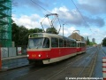 Souprava vozů T3R.PV ev.č.8151+8152 vypravená na linku 10 stanicuje v zastávce Vozovna Strašnice | 23.5.2004