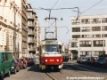 Souprava vozů T3R.P #8215+#8214 na lince 24 před zastávkou Strossmayerovo náměstí. | 15.4.2003