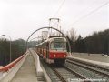 Souprava vozů T3R.P ev.č.8231+8306+8309 se blíží k zastávce Hlubočepy. | 1.11.2003