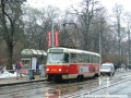 Vůz T3R.P ev.č.8325 vypravený na linku 13 projíždí Karlovým náměstím. | 9.3.2006