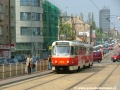 Do zastávky Vinice vjíždí souprava vozů T3R.P ev.č.8378+8379 vypravená na linku 11. | 28.4.2004