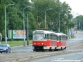 Souprava vozů T3R.P #8394+8395 vpravená na náhradní linku 39 stoupá Plzeňskou ulicí k zastávce Hotel Golf. | 9.8.2006