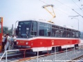 Premiéru na pražských kolejích však měl vůz T6A5 ev.č.8602. Představen byl u příležitosti slavnostního zahájení provozu modřanské tratě. Vůz se tehdy ještě nepohyboval po kolejích vlastní silou a byl vlečen za vozem T3M ev.č.8081. Poté se však ještě vrátil do výrobního závodu na provedení úprav. | 26.5.1995