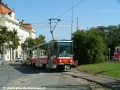 Souprava vozů T6A5 ev.č.8655+8656 vypravená na linku 20 vjíždí do smyčky Dlabačov. | 5.9.2004