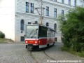 Vůz T6A5 ev.č.8716 vypravený na linku 15 opouští jednokolejnou manipulační trať v ulici Hládkov. | 27.9.2005