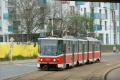 K zastávce Otakarova se na lince 24 přibližuje vůz KT8D5 ev.č.9001 z předsunuté série. | 17.4.2005