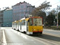 Vůz KT8D5 ev.č.9005 vypravený na linku 9 ve svém slušivém kabátku po celovozové reklamě na náměstí Kinských | 21.2.2004