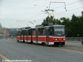 Vůz KT8D5 ev.č.9025 vypravený na linku 8 uhání s polopantografem přes Hlávkův most k Těšnovu | 3.9.2006