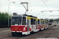 Vůz KT8D5 #9025 opatřený zkušebně polopantografem vypravený na linku 11 manipuluje v prostoru obratiště Hostivařská. | 28.4.1999