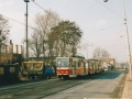 Vůz KT8D5 ev.č.9027 na lince 3 míjí ohradní zeď, za níž se ukrývala výtažná kolej nádraží Praha - Libeň. | 22.2.2003