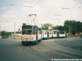 Vůz KT8D5 ev.č.9034 vypravený na linku 24 projíždí obloukem od Flory k zastávce Orionka. | 20.5.2001