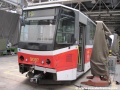 Tramvaj, která způsobila poškození vozu T6A5 ev.č.8614 na předchozím snímku, vůz KT8D5.RN2P ev.č.9087 se již také podrobuje mimořádné opravě v Ústředních dílnách. | 11.5.2012