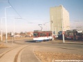 Vůz T6C5 opouští smyčku Sídliště Řepy a vjíždí na předávací kolej Zličín, aby se vrátil do výrobního závodu. | 10.3.1998
