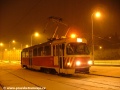 Sněhový pluh T3 ev.č.5404 odklízí sníh na vnitřní koleji smyčky Kotlářka. | 10.3.2004