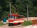 Cvičný vůz T3 ev.č.5520 obrací ve smyčce Hlubočepy, nejenže barrandovská trať ještě neexistuje, ale vůz by na ni ani s ohledem na svoji odporovou výzbroj nemohl | 13.9.2002