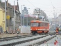 Měřící vůz T3 ev.č.5521 během kolaudace tramvajové tratě v ulici Milady Horákové opouští smyčku Špejchar k Hradčanské | 2.11.2009