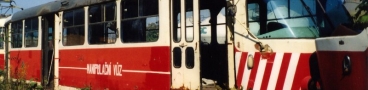 Již vyřazený sněhový pluh T3 ev.č.5542 čeká na likvidaci v areálu nádraží ČD Praha - Smíchov. | 17.9.1995