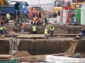 Archeologové v prostoru nové smyčky Podbaba pracují jak mravenečkové, přesunují, kopají a prosívají... | 5.4.2011