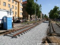 V prostoru stávající zastávky Lotyšská z centra probíhá pokládka dalších kolejových polí z kolejnic S49. | 25.5.2011